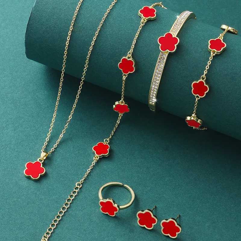 Bracelet Necklace 5 pieces of luxurious five leaf flower jewelry set suitable for women in 2024. Sparkling CZ bracelets necklaces earrings charming cl