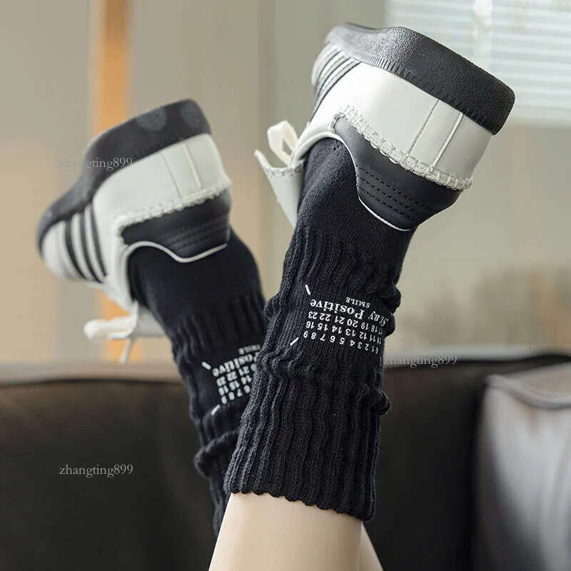 Men's Winter Thickened Medium Tube Vintage Towel Bottom Letter Japanese Solid Couple Cotton Male Sports Sock