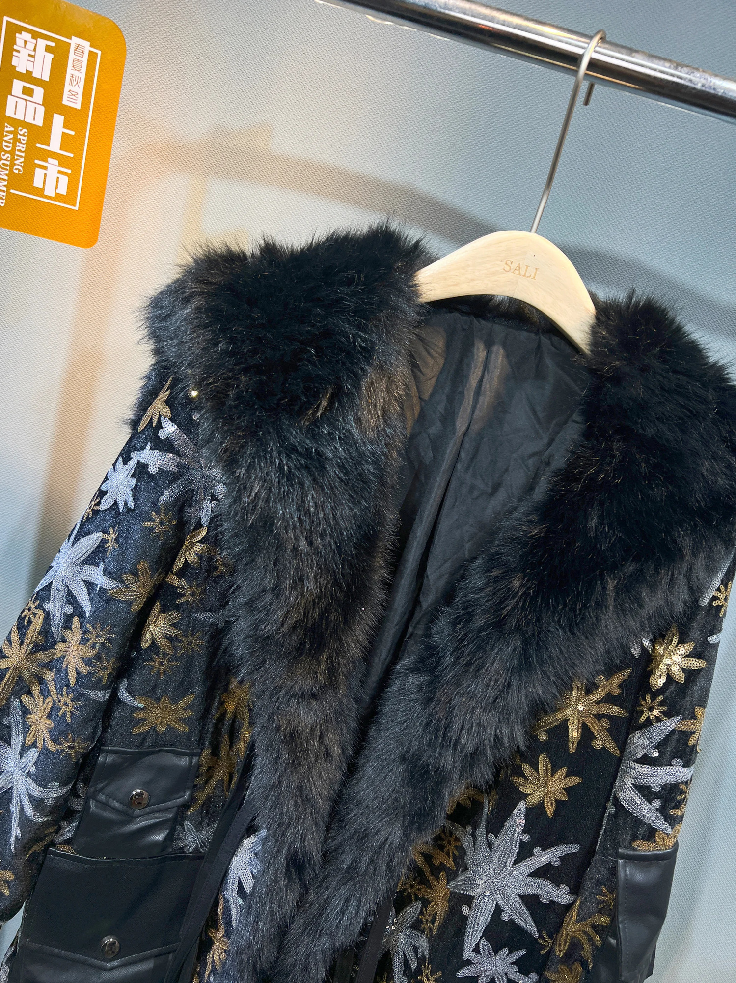 Winter Sequins Shawl Faux Woolen Coat With Big Fur Collar For Women