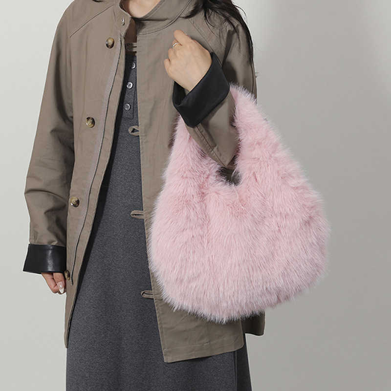 Autumn and winter new fur bag imitates fox fur handbag with a high-end feel, with a hundred handles and a large capacity hand-held plush bag 241120