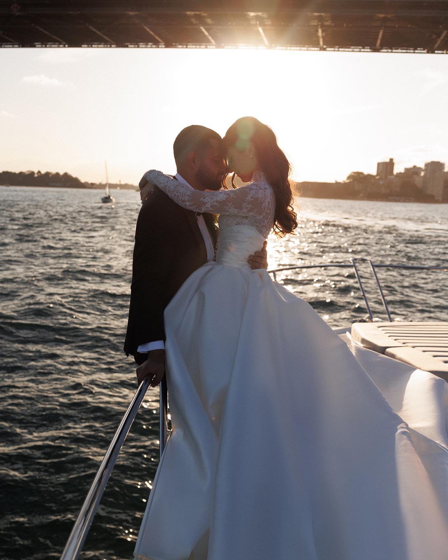 Fabulous Satin Ball Gown Wedding Dresses Lace Neck Long Sleeve Church Wedding Gown Princesas Vestidos De Mariage Puffy Skirt