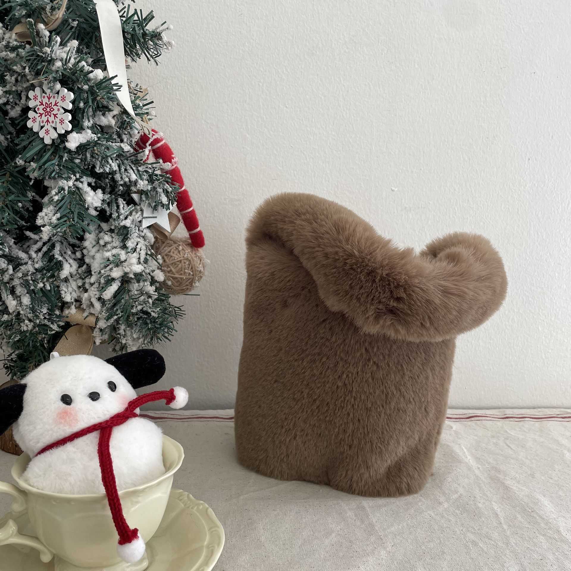 Furry and cute imitation fur rabbit mink plush handbag, single shoulder solid color armpit handbag, women's handbag 241120