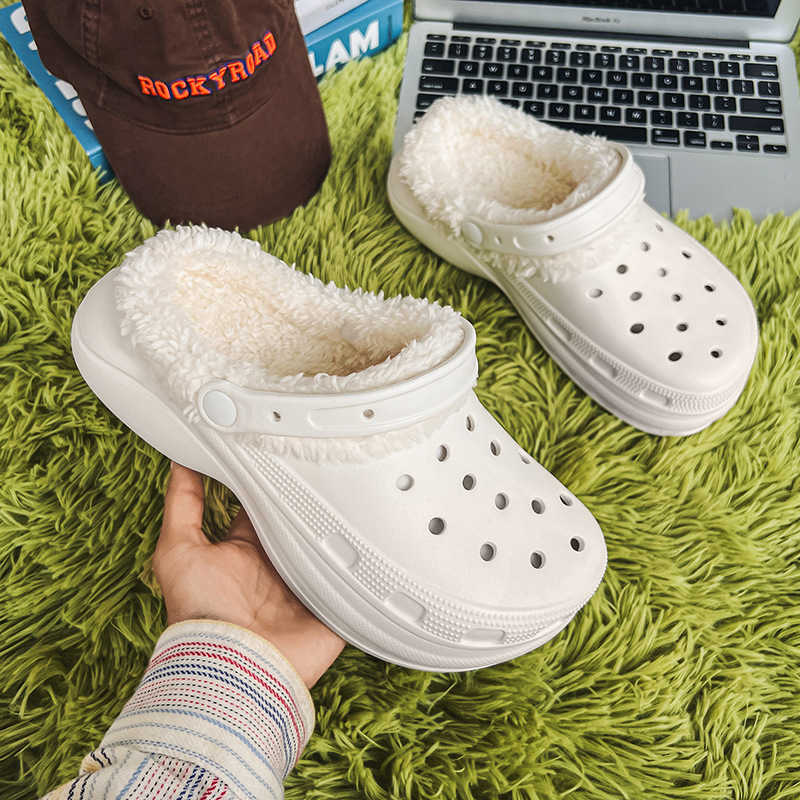 2021 Autumn Shoes Fluffy Fur Plus Velvet Hole Winter Cro Charms Fashion Quality Women Shoes Clogs All-Match Outdoor Slippers H0914