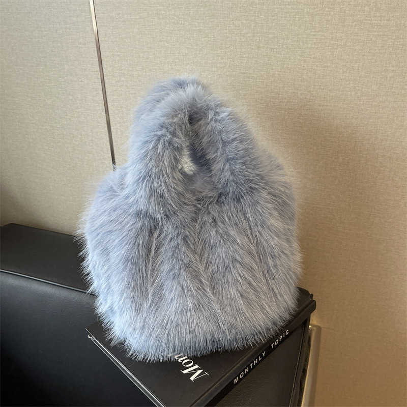Imitation fox fur handbag for women's autumn and winter new style plush handbag with a high-end feel and a plush handle 241120