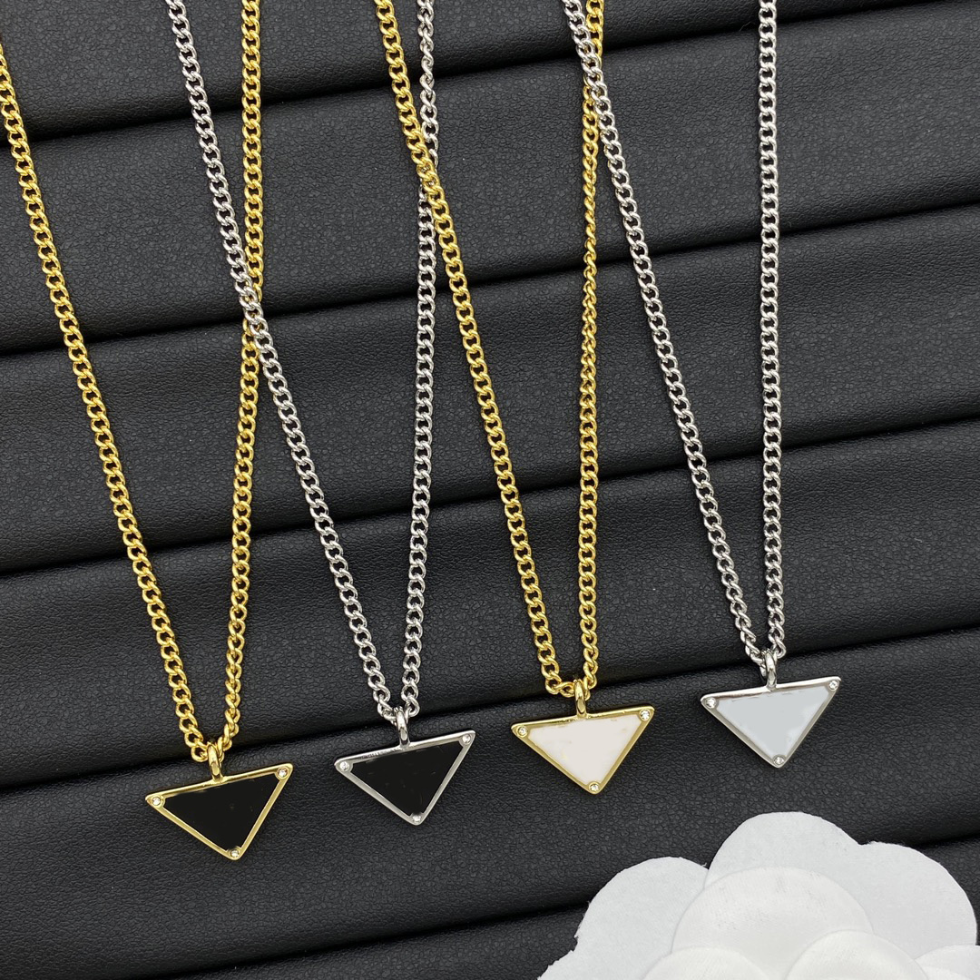 Prabab 2026 AAA Designer Letter Brand Pendant Triangle Gold Plated Couple Pradliness Necklace Choker Chain Womens Pra Wedding Luxury Jewelry Gift