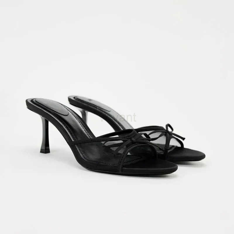 Slippers for wen wearing exquisite summer haute couture with fine straps French style black heel clip toe beach sandals Z250304