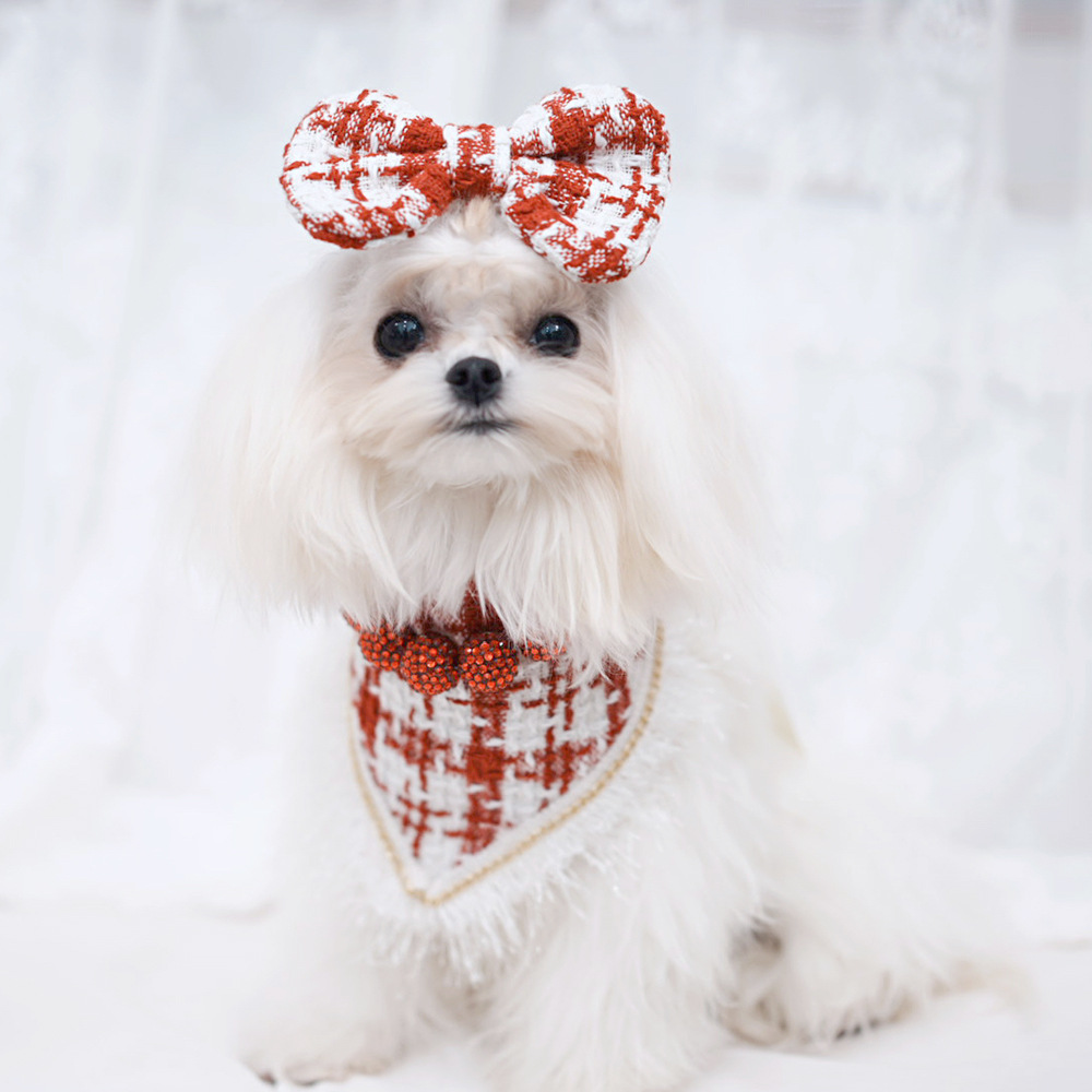 Christmas Dog Bandanas with Tassels Edges, Stylish Plaid Dog Christmas Scarf Bib, Adjustable Accessories, Luxury Bandanas for Small Medium Dogs Red E0