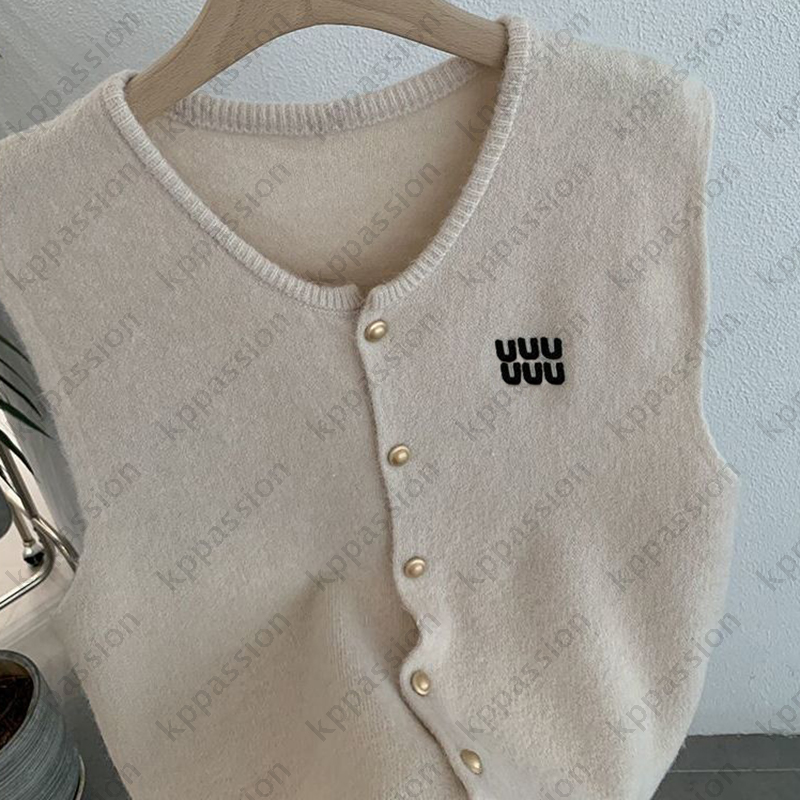 2024 Winter Designer Vests For Women Warm Wool Fashion Vest Sleeveless Sweater Gilet For Ladies Luxury Autumn Vest