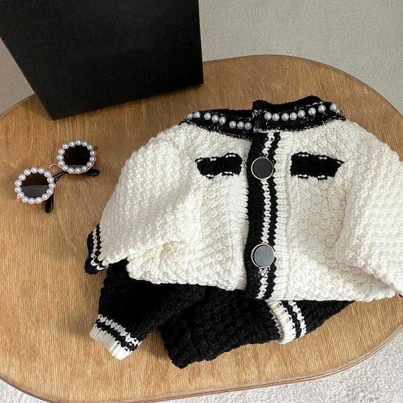 High Quality Luxury Knitted Dog Open Fleece Sweater Winter Luxury Designer Dog Clothing Dog Chihuahua Girls Coat T241120