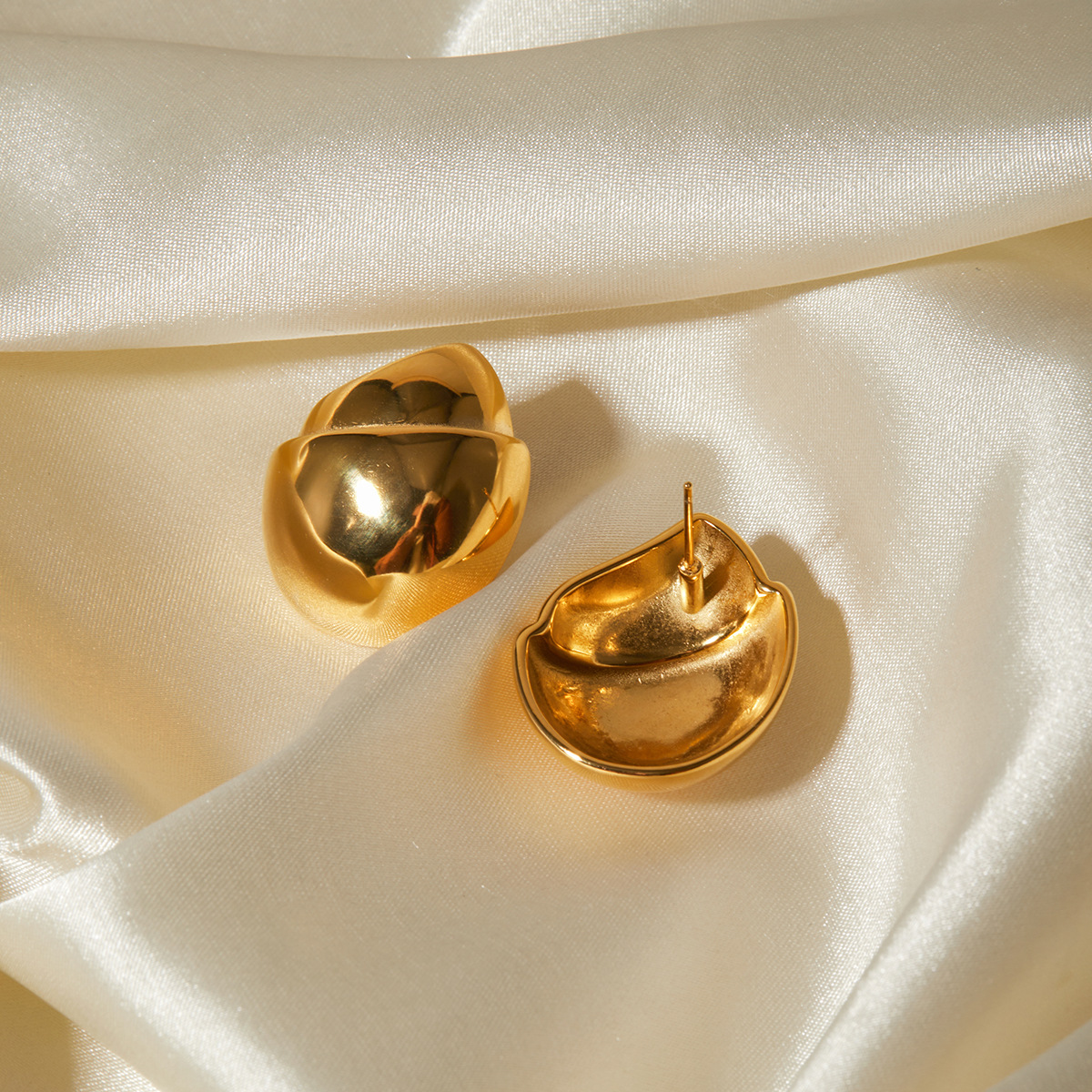 Designer New 18k Gold Stainless Steel Hazelnut Earrings for Women's Retro Style Round Irregular Trendy Wedding Banquet Jewelry