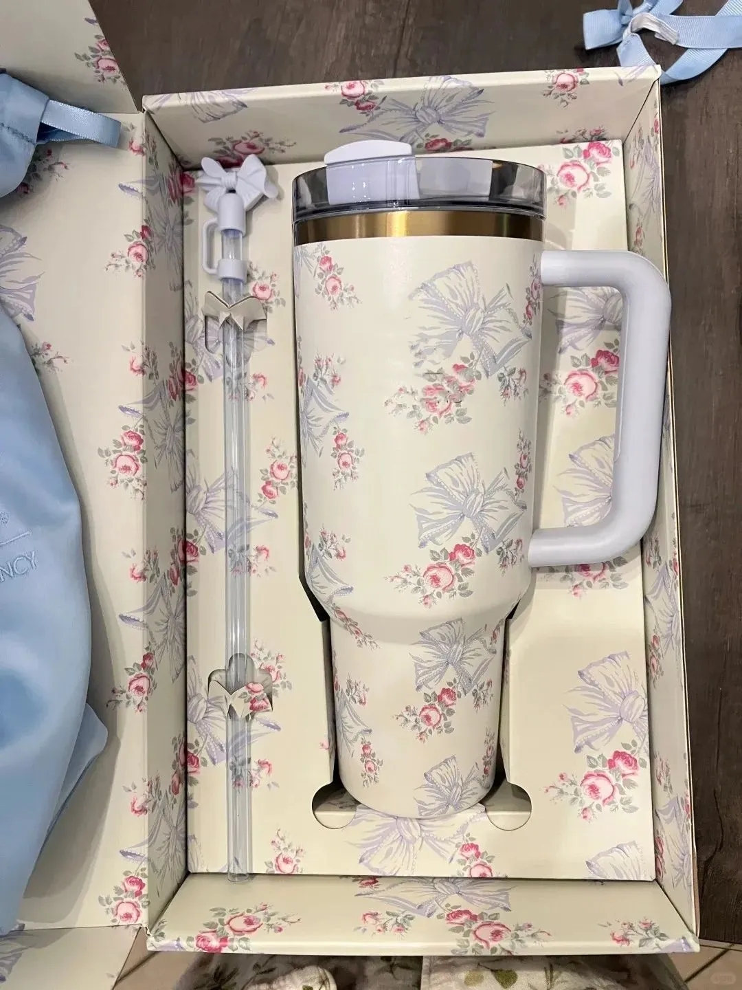 US Stock Christmas Flowers Rose Blue pink -H2.0 40oz Tumbler Magnolia Cup Holiday Gift Tumbler with Bow Straw Stopper, Cap and Straw Target Water Bott