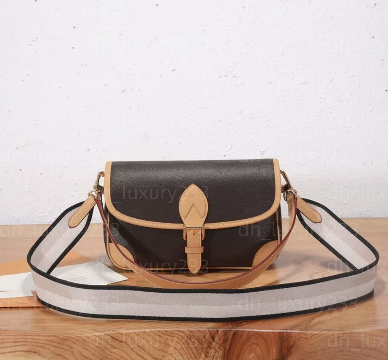 Baguette croissant Wholesale handbags Diane for women leather messenger lady fashion satchel shoulder bag woman presbyc package purse2025