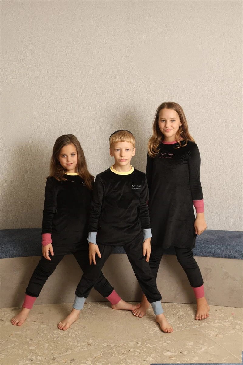 AW Mails Brother Sister Matching Velour Pajamas Set Boys Girls Homewear Sleeping Velvet Clothes with Embroidery 241120