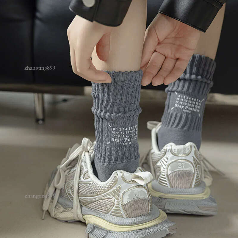 Men's Winter Thickened Medium Tube Vintage Towel Bottom Letter Japanese Solid Couple Cotton Male Sports Sock