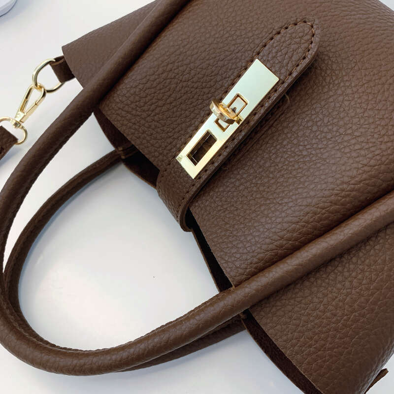 brand new large capacity shoulder high-end women's Fashion niche leisure handbag ladies crossbody bag