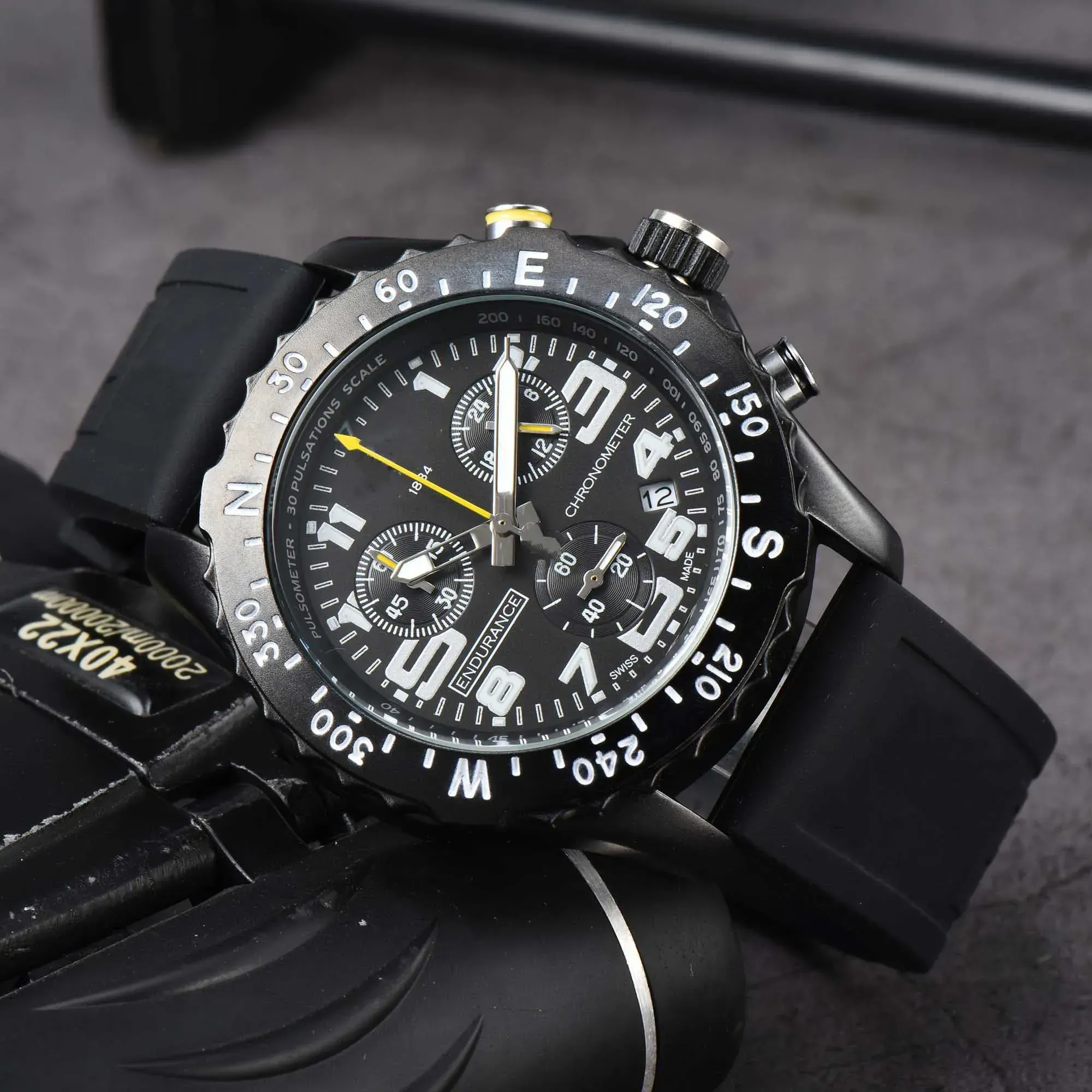 2025 Top Wristwatches Luxury Men's lady Watches quality Quartz Movement Watch endurance Pro Avenger wristwatch Chronograph Fashion rubber strap Sports 98879