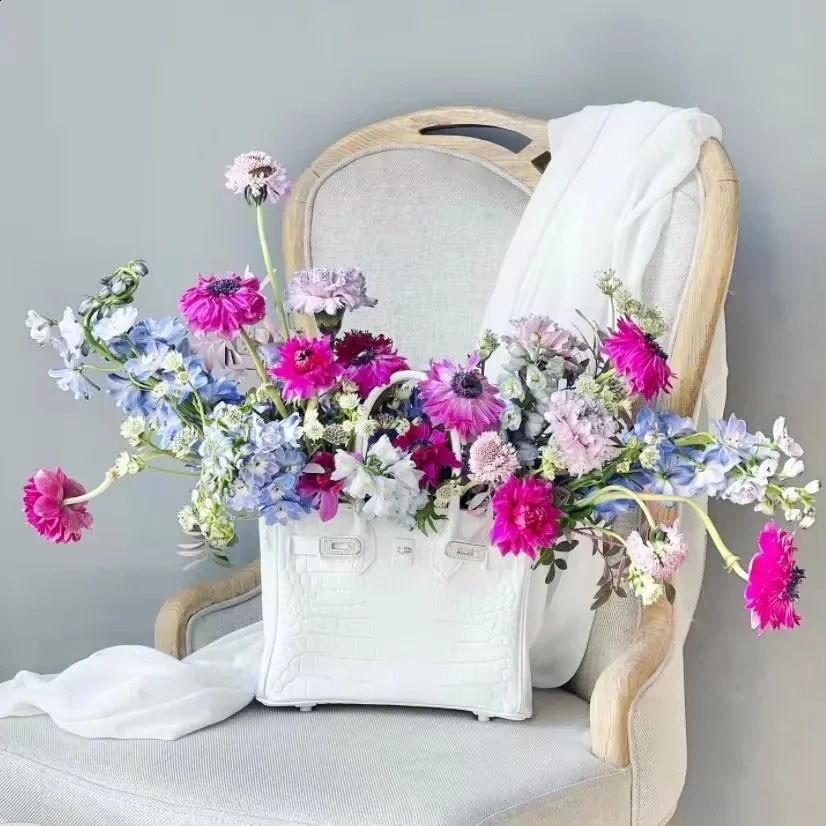 2025 white Resin Flowers Vase Bag Home Decor aesthetic room decor Wedding desk Ornament Living Room Big y 241120