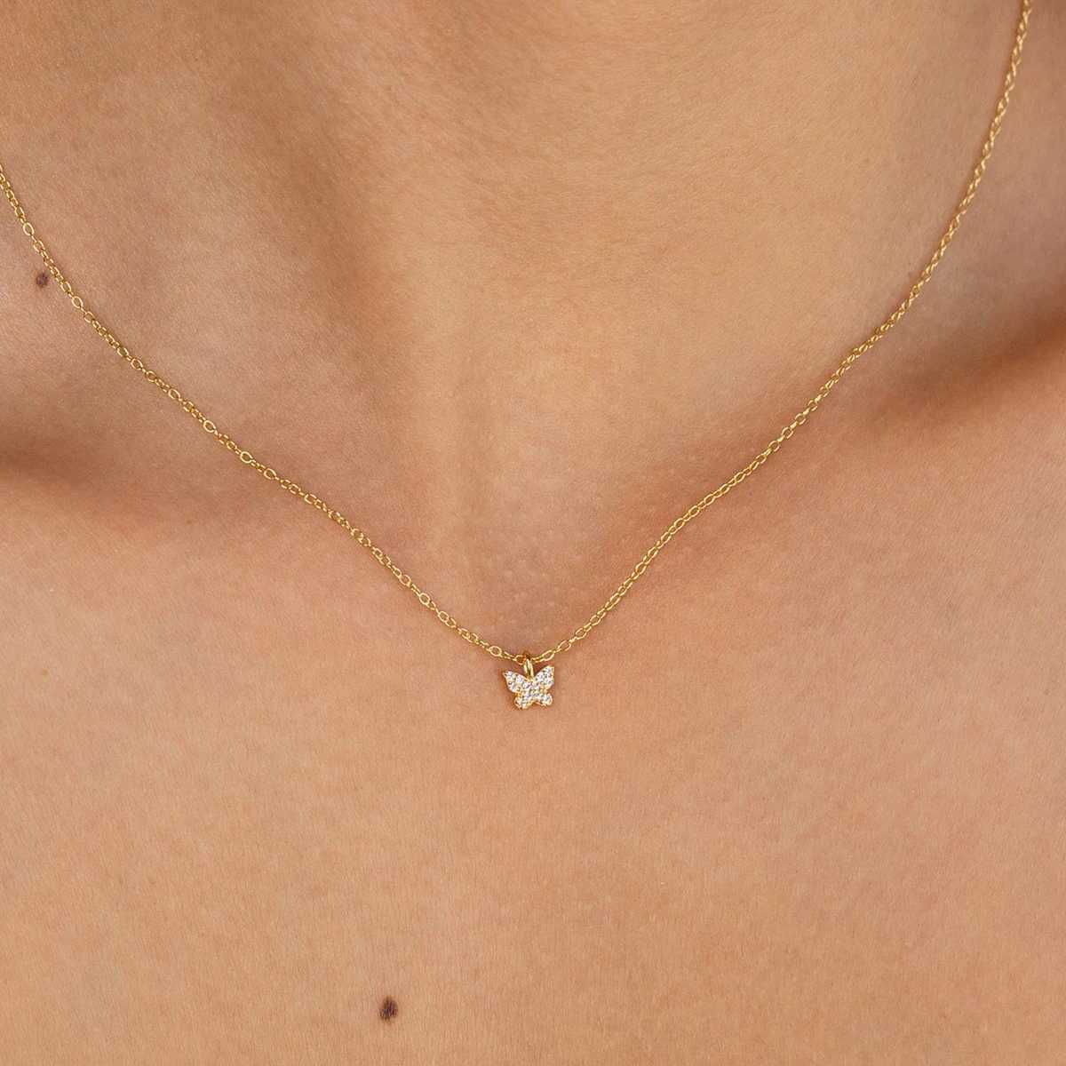 Simple fashionable butterfly pendant necklace gold silver diamonds sparkling exotic girl with accessories and jewelry gifts W241120