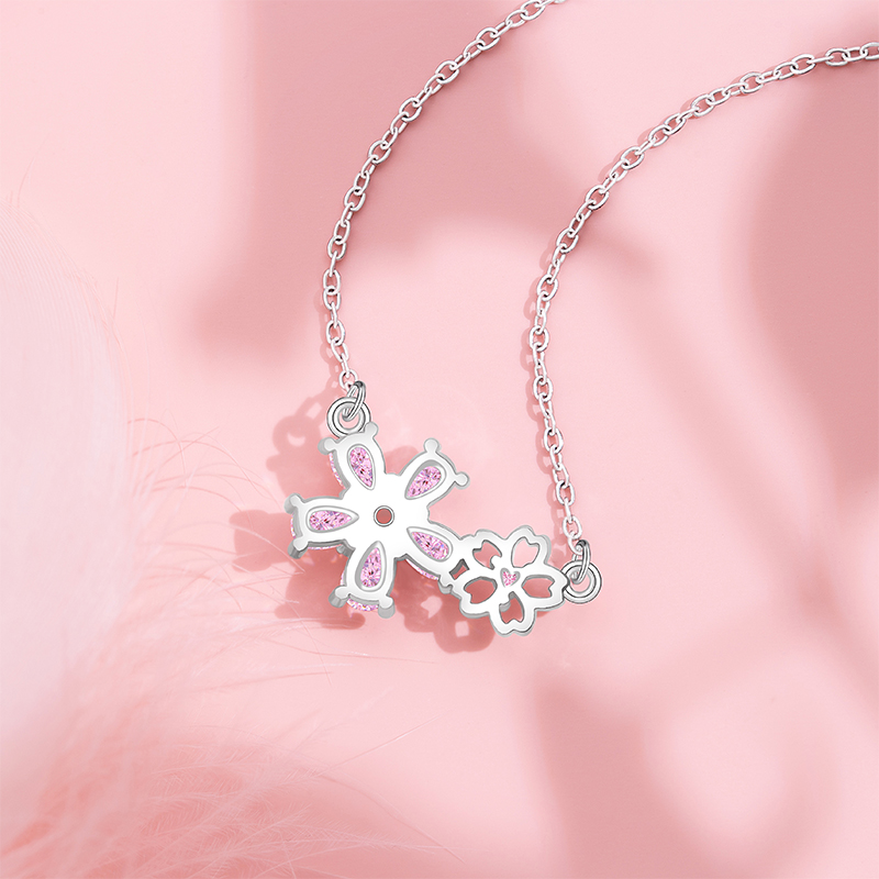 Elegant Small Fresh Style Women's Necklace Featuring Zircon Flowers & Stainless Steel Locket