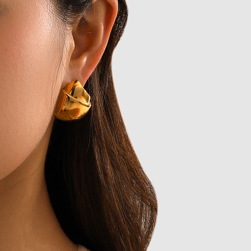 Designer New 18k Gold Stainless Steel Hazelnut Earrings for Women's Retro Style Round Irregular Trendy Wedding Banquet Jewelry