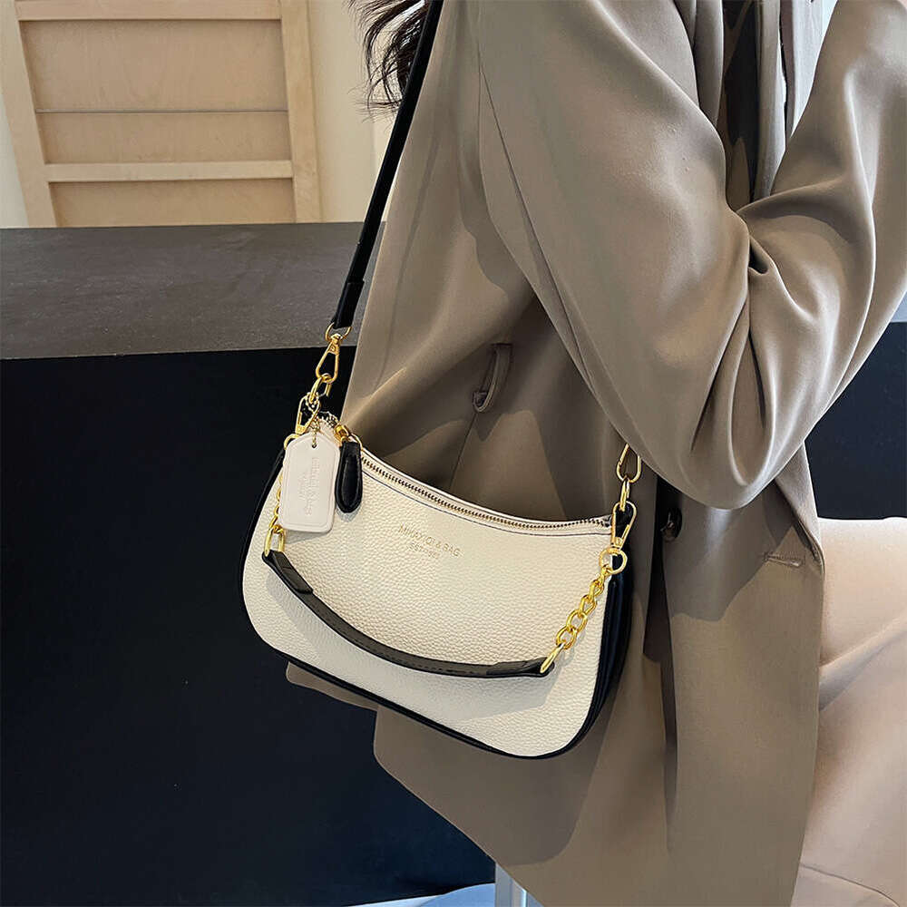 Crossbody Women Adjustable Strap Crescent Bag PU Leather Zipper Closure Casual Handbag for Work Travel