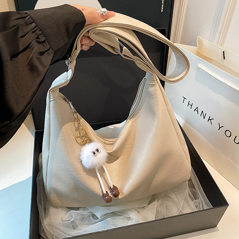 Cross Body Bags Leather Handbag Totes Type Women's Commute Fashion Pom Poms Decorative Messenger Bag Pu leather Niche Portable Pillow Cheap Shoul