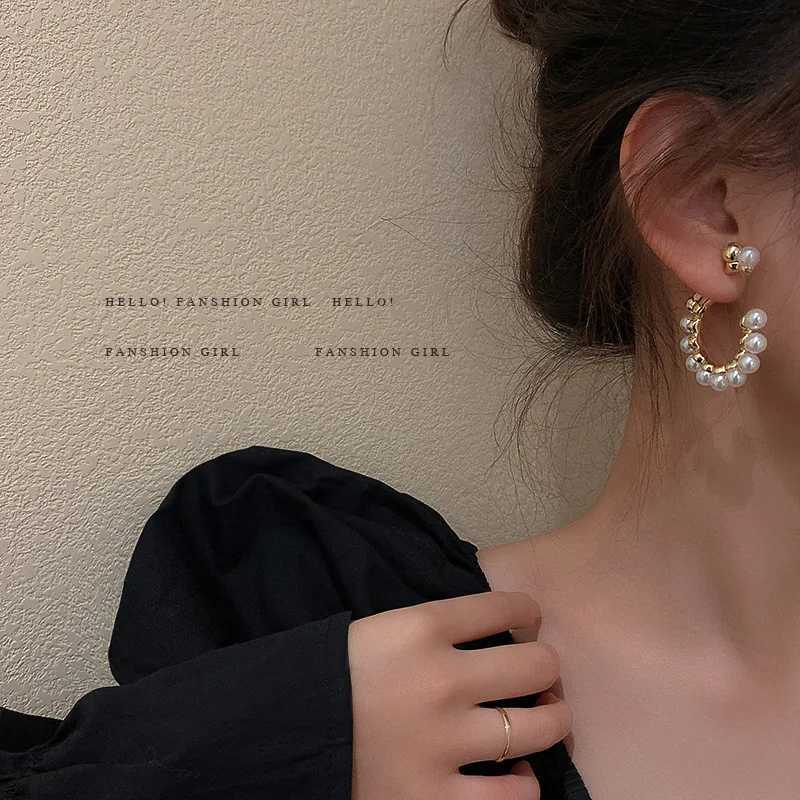 C Shape Metal Pearl Earrings European American Style Personalized Fashion Stud Earrings Ladies Girls Travel Wedding AccessoriesX241119