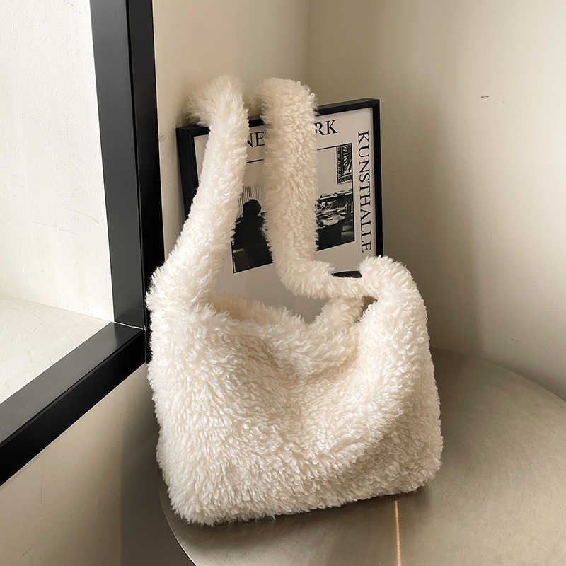 Imitation lamb wool crossbody bag 2024 new fur bag versatile autumn and winter shoulder bag large capacity tote bag plush bag 241120