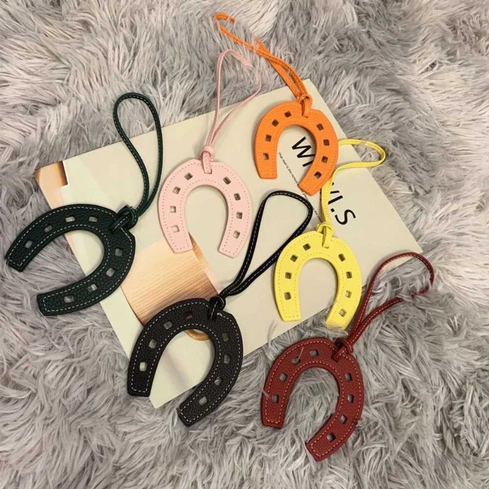 Keychains Lanyards Bag Parts Accessories 10 Colors Women and Girls PU Leather Horse Hoof Horseshoe Keychain Handbag Holder Charm Purse for Handbags H2