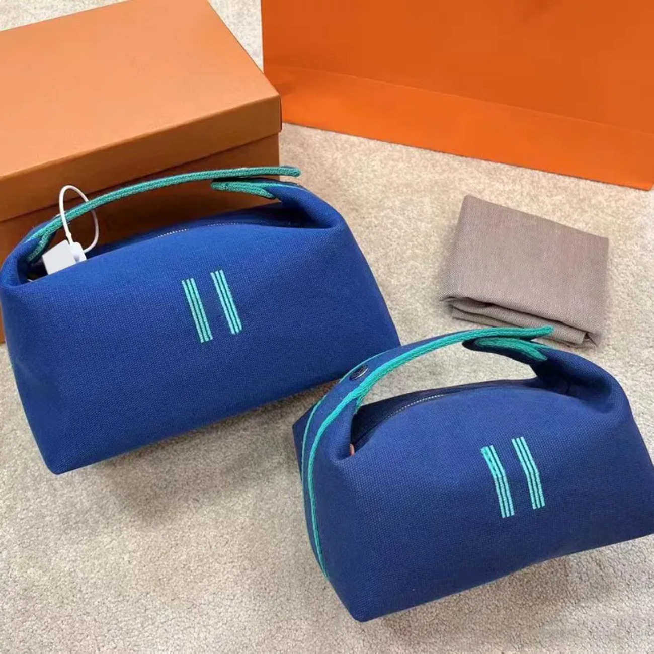 Womens cosmetic Bags luxury pink nylon canvas Organizer makeup toiletry Bag Designer pouch Stock storage travel makeup bag