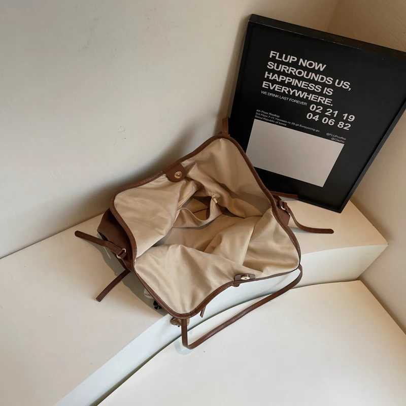 Entry lux Ladies large capacity shoder bag open shopping bag fiable and casual armpit bag autumn and winter new wens bag Z241119