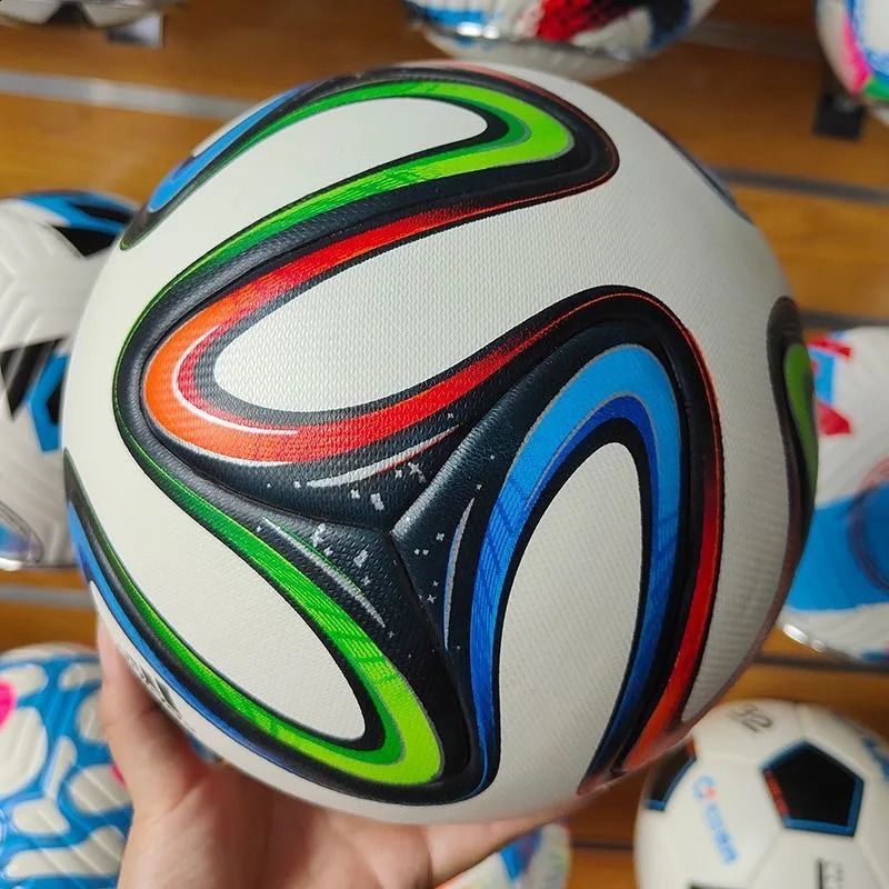 2014 Match PU Football Mens Professional Size 5 Futbol Childrens Outdoor Sports Training Ball High Quality Adult Team Football 241119