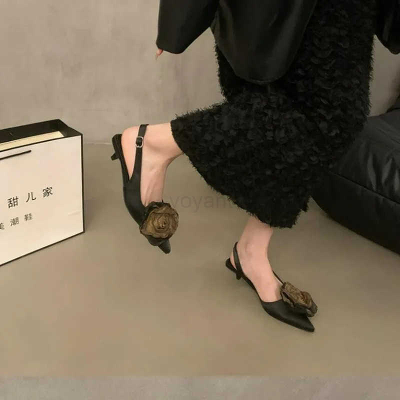 New Flower Designer Sandals Wen Elegant Satin Me Shoes Summer Pointed Toe Pumps Low Heel Flowers Slingback Sandals Fem Z250304