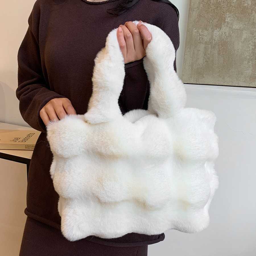 Winter New Plush Bag Women's Handheld Tote Bag Fashion Large Capacity Plush Bag Student Class Commuter Bag 241120