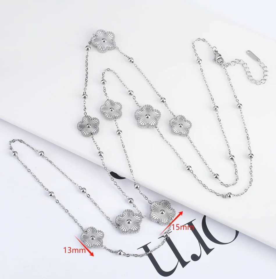 Pendant Necklaces 2024 New Stainless Steel Design Sweater Chain 8 Flower Double sided Necklace for Women High Quality Plants Clover H241119