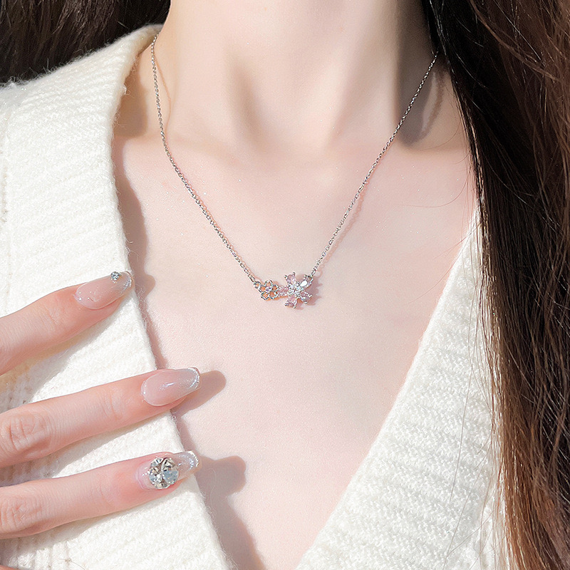 Elegant Small Fresh Style Women's Necklace Featuring Zircon Flowers & Stainless Steel Locket
