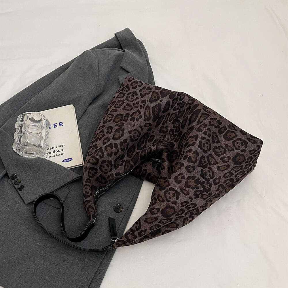 Women Cheetah Printed Tote Large Capacity Suede Leopard Print Handbag Vintage Shoulder Female Commute Bag