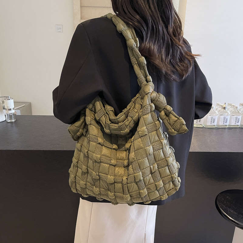 Women Puffer Tote Quilted Shoulder Large Capacity Padding Crossbody Adjustable Strap Pleated Cloud Chic Hobo Bag