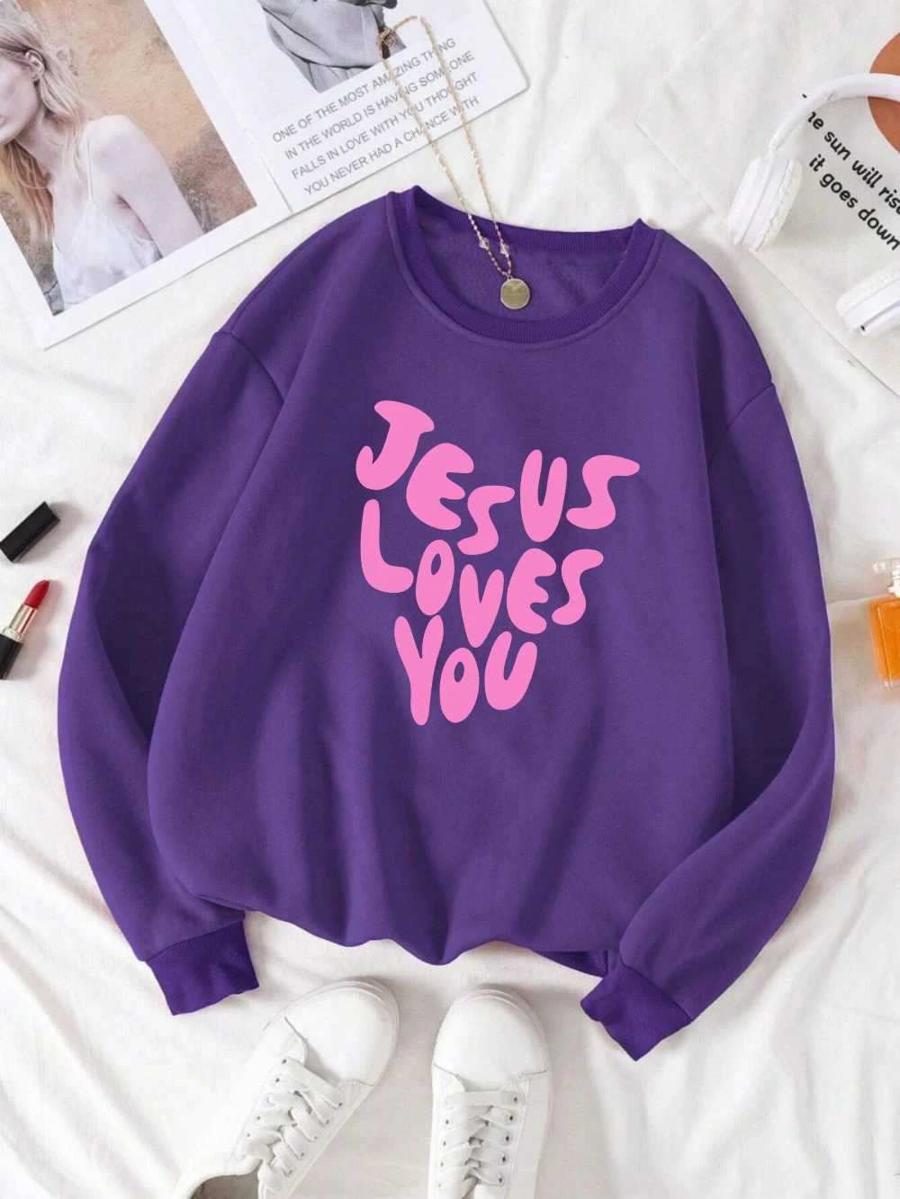 Womens Hoodies Sweatshirts Autumn Winter Woman Sweatshirt Jesus Loves Me Letter Printed Pullover Loose Crewneck Warm Flce Hoodie Kawaii Female Strtw Y241120X91E