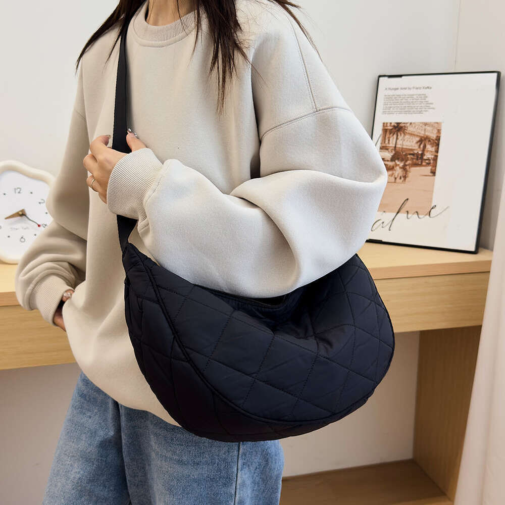 Shoulder for Women Men Quilted Padded Crescent Nylon Adjustable Strap Puffer Hobo Handbag with Zipper Dumpg Bag