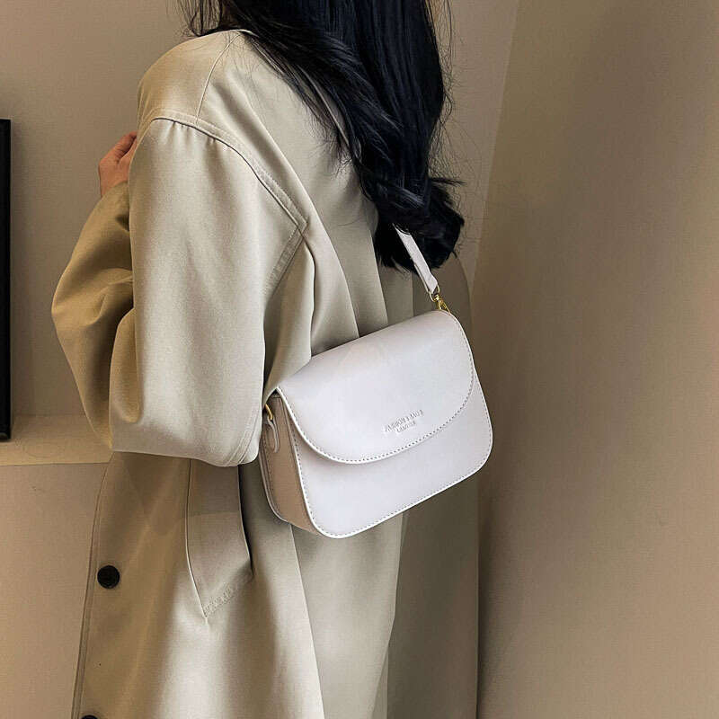 High end Texture Women's 2024 New Fashion Versatile Small Square Simplified Korean Shoulder Bag