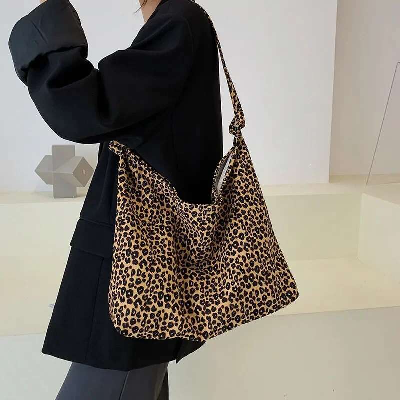 Women's Bag Cheap Casual Large Capacity Shoulder Bags Shopper Canvas Fashion Haruku Zipper Leopard Print Ulzzang Handbags