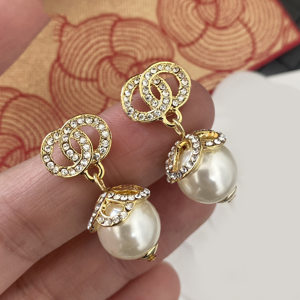 Classic Crystal Letter Ear Stud Earrings High Quality Pearl Real Gold Brass Copper Back Stamp Earring Fashion Womens Elegance Wedding Party Jewelry Accessories