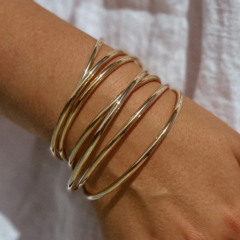 Fashionable stainless steel bracelet suitable for womens round minimalist elegance gold bracelet accessories jewelry 241120