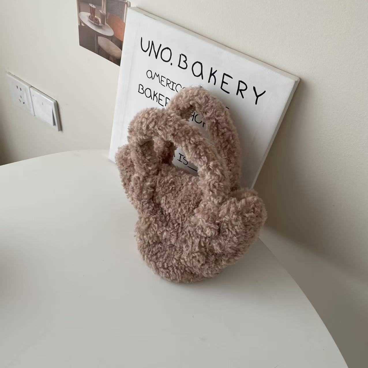 Autumn and Winter Cute Plush Bag for Women 2024 New Fashionable Commuter Shoulder Bag Versatile Plush Tote Bag 241120