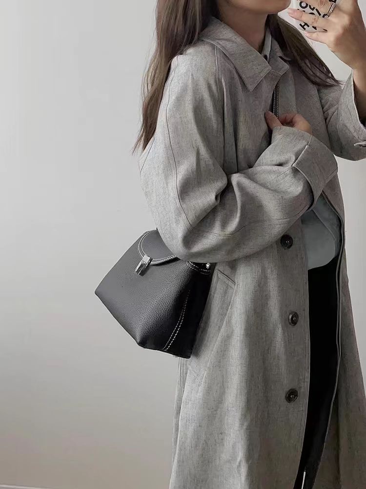 New Niche Designer Retro Tote Exquisite Versatile Handbag High-End Casual And Simple Shoulder Bag Large Capacity PU