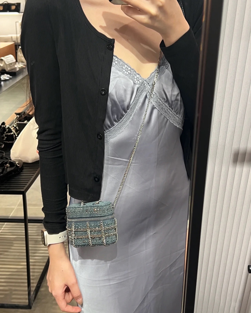 2025S Designer New for Trendy Women Fashionable Denim Hot Diamond Mini Pendant Single Shoulder Crossbody Lipstick Small Square Bag