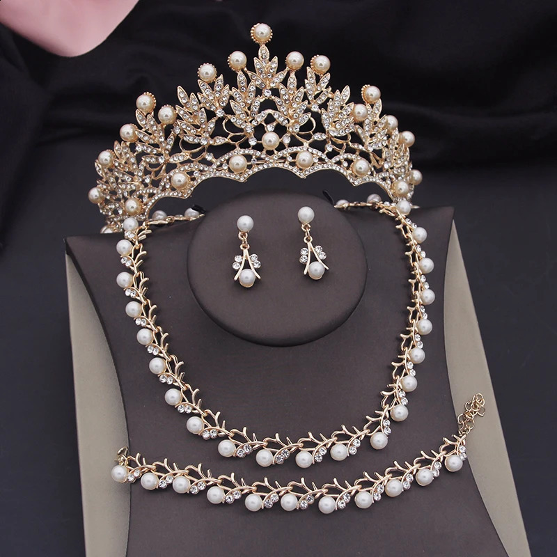 Pearl Bridal Jewelry Set Womens Tiaras Bracelet Necklace Set Wedding Crown Bridal Jewelry Set Accessories 241121