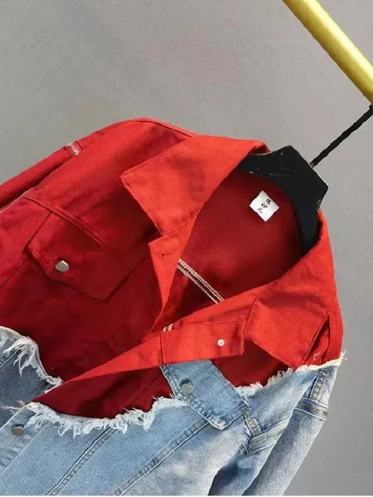 In the spring of South Korea will produce two BF wind tunnels with loose contrasting color stitching a thick edged denim jacket and womens fashion 241