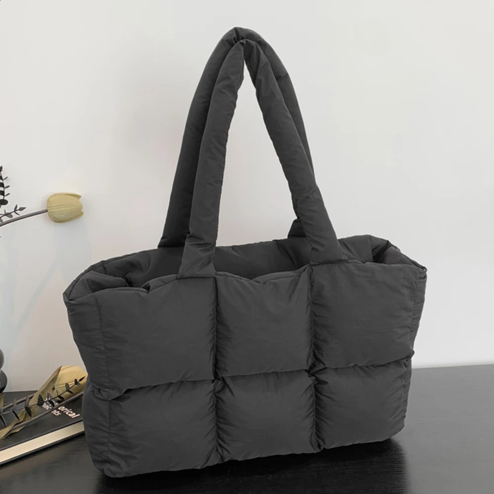 Womens Fluffy Solid Color Bedding Fashion Shopping Bag Large Capacity Soft Cloud Casual Handbag 241121ww